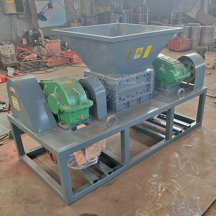 蓝桶撕碎机 大型塑料桶破碎机 橡胶桶破碎机 蓝桶撕碎机 大型塑料桶破碎机 橡胶桶破碎机